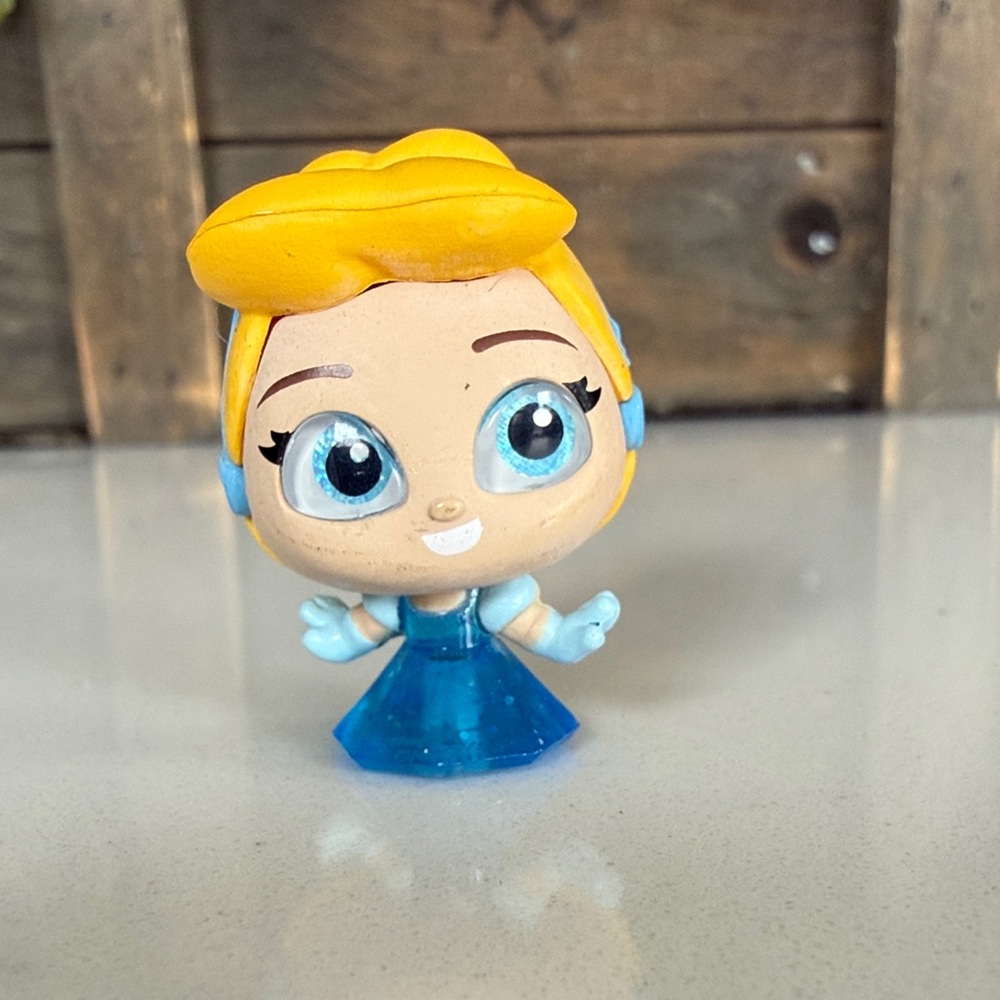 Disney Doorables series 6 special edition jeweled Cinderella